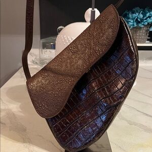 Stylish Brown Croc-Embossed Shoulder Bag